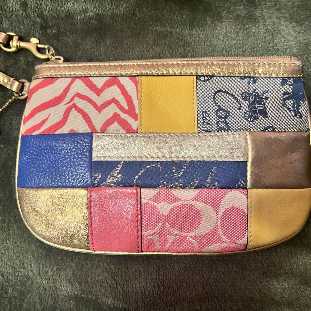 MAKE AN OFFER! COACH BAG | RETRO PATCHWORK ✨🩵